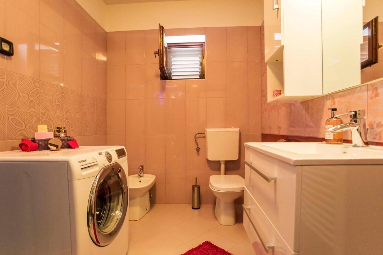 Holiday House Alex Rovinj Exterior foto